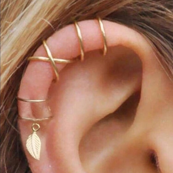 Jewelry - GOLD 𝅺3/$30 5pc Star & Leaf Ear Cuffs